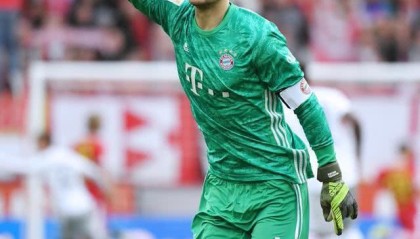  科隆门将超神扑救零封拜仁攻击群  