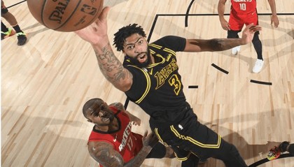  浓眉哥统治内线湖人轻取爵士收获两连胜喜悦