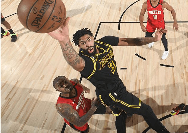  浓眉哥统治内线湖人轻取爵士收获两连胜喜悦